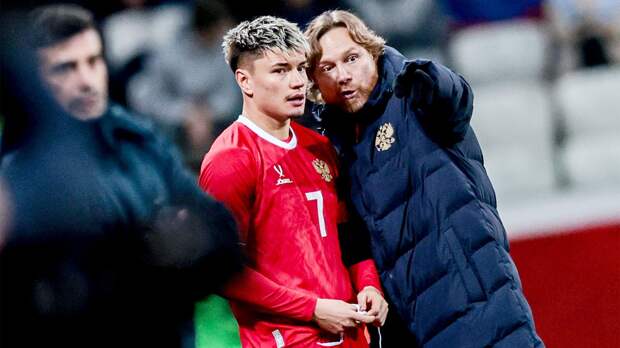 Главный тренер сборной России Карпин: «Моя работа похожа на труд учителя физкультуры»