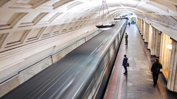 В метро Москвы появилась новая напольная разметка