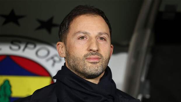 Бывший главный тренер «Спартака» Тедеско уволен из «Фенербахче» после разгромного поражения от «Галатасарая»