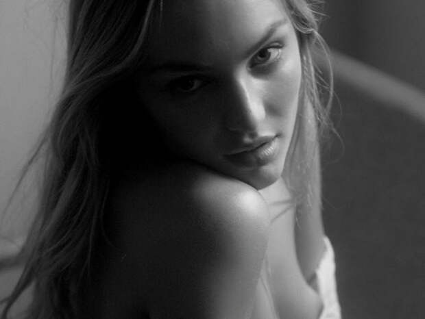 Сексуальный женский взгляд Сексуальный женский взгляд