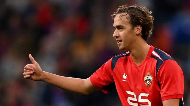 Тренер ЦСКА — о юных Лукине и Данилове в обороне: «Возраст на поле и вне поля — разные вещи»