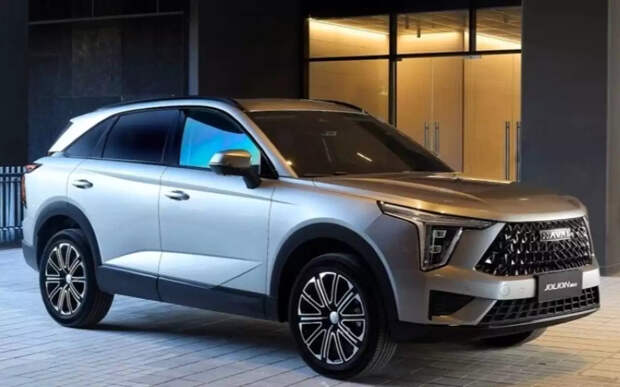 Бренд Haval выпустил на рынок кроссовер Jolion Max. Он заметно крупнее привычного Jolion