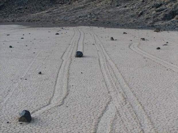 Долина двигающихся камней (Racetrack Playa) (16 фото)