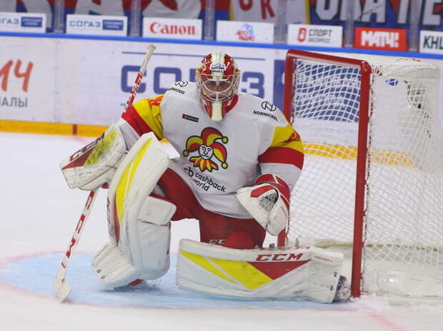 В Латвии хотят лишить тренерской лицензии экс‑вратаря Яниса Калниньша из‑за игры в России