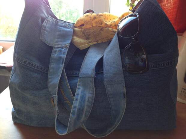 Большая пляжная сумка из старых джинсов своими руками