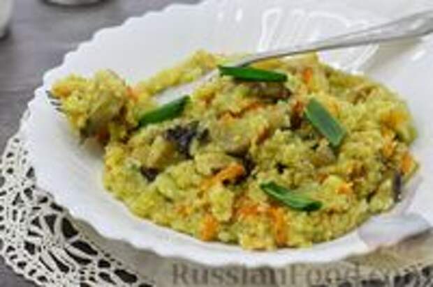 Фото к рецепту: Пшеничная каша с грибами (на сковороде)