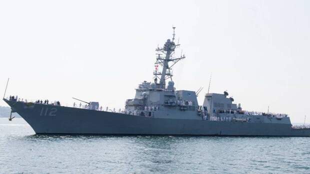 Глава Пентагона Хегсет заявил о проходе двух эсминцев США через Ормузский пролив