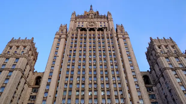 МИД предложил всем иностранным дипломатам в России привиться от коронавируса