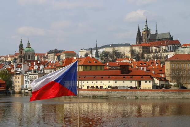МИД Чехии: Граждане РФ не смогут въехать в Чехию без биометрического паспорта