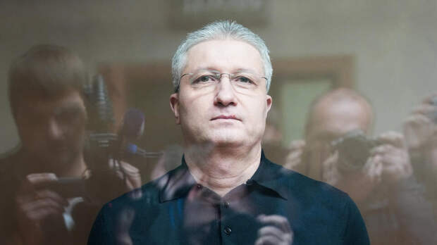 С экс-замминистра обороны Иванова взыскали долги за коммунальные услуги