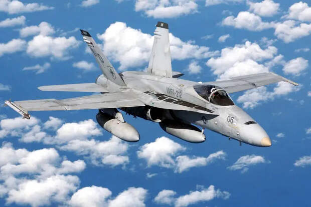 ВМС США планируют разместить «интеллектуальные» бомбы SDB-II на самолетах F/A-18