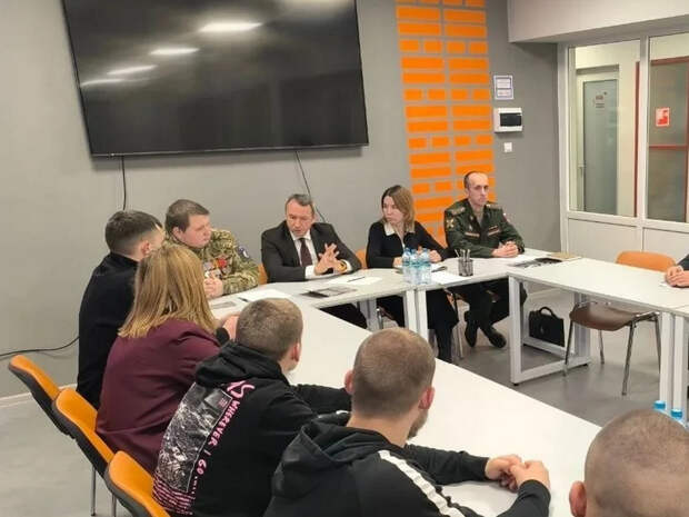В Смоленске состоялась первая встреча с потенциальными рекрутами в новые войска БПЛА