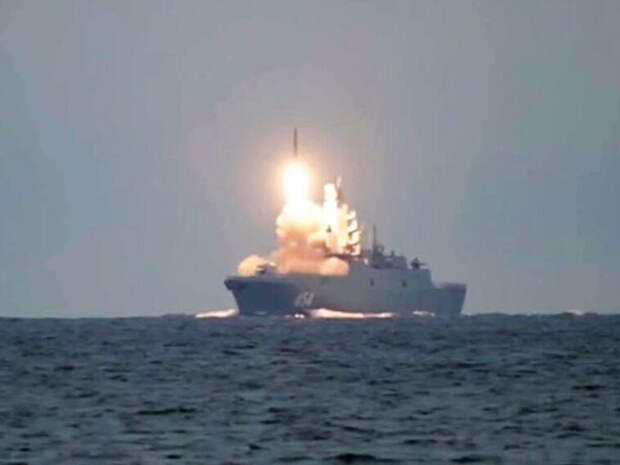 Боевые корабли и “Бастионы” РФ блокировали украинский флот в Черном и Азовском морях (ФОТО)