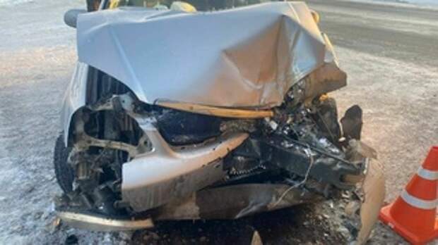 Легковушка врезалась в автобус / Фото: пресс-служба Госавтоинспекции по Удмуртии