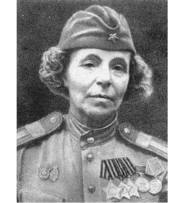 Снайпер Нина Петрова: "Бабушка будет полным кавалером,если доносит свою голову до конца" Снайпер Нина Петрова: "Бабушка будет полным кавалером,если доносит свою голову до конца"