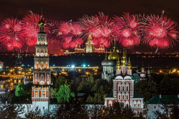 Москва. Фейерверк. Фото из открытых источников