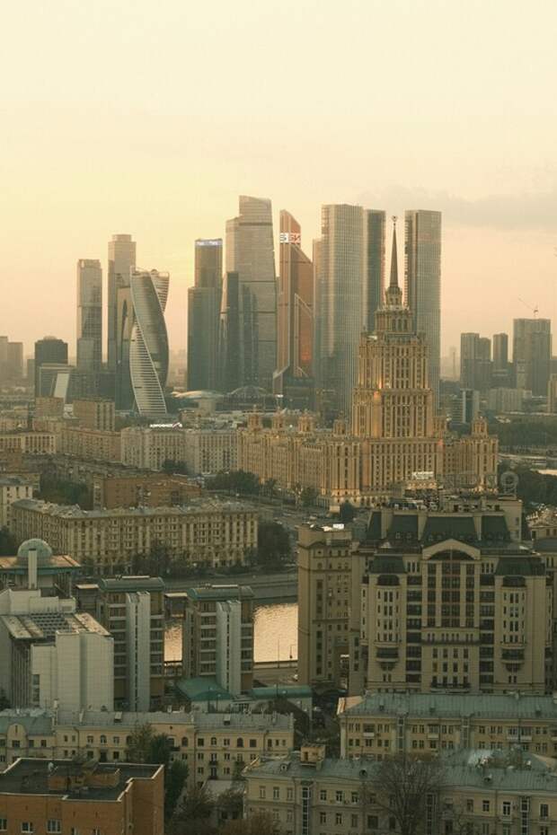 Индексы МосБиржи и РТС выросли на 0,7% на старте основной сессии