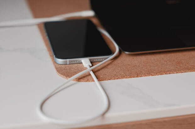 Эксперт Иванов: USB-кабель длиннее двух метров может снизить скорость зарядки
