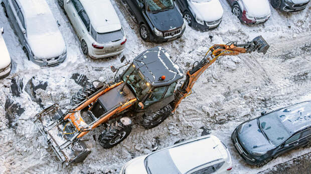 Водителей предупредили о возможных штрафах из-за заснеженной парковки