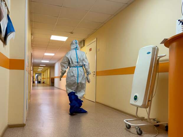 В Петербурге отметили резкий рост заболеваемости ОРВИ, гриппа и COVID-19