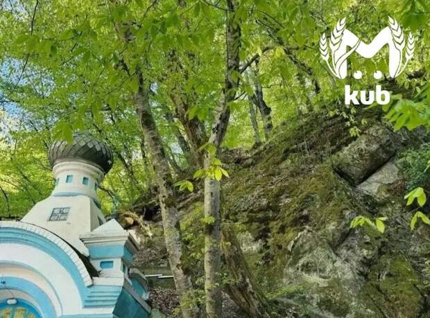 В Краснодарском крае две девочки сорвались со скалы