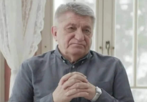 "Невежливо, грубо, по-хамски". Режиссёр Александр Сокуров прокомментировал решение ММКФ лишить его награды