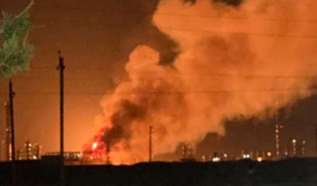 Пожар произошел на газоперерабатывающем заводе в Казахстане