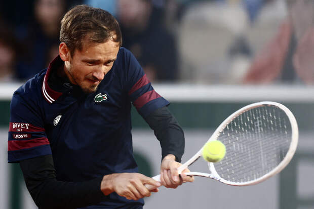 Пивоварова заявила, что теннисист Медведев застрял между двух стилей игры