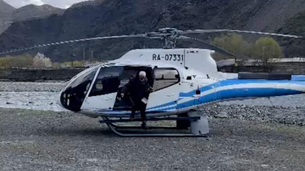 Застрявшего на горе сотрудника метеостанции «Сулак» спасли вертолетом