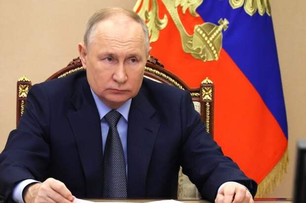 Путину показали «Аллею славы» спортсменов на выставке «Россия»