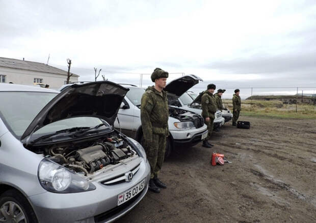 С военнослужащими ЮВО в Армении проведены занятия по правилам безопасного вождения личного транспорта