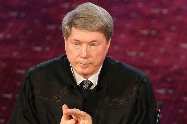 Семья бывшего председателя российского суда обеднела на миллиард