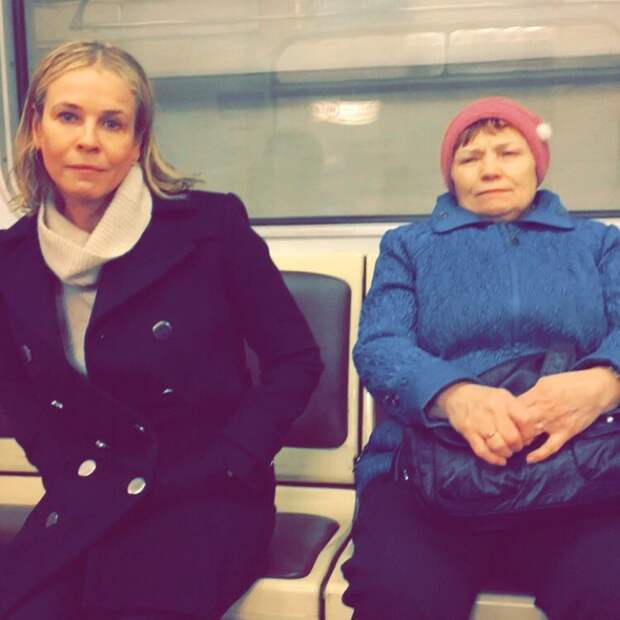 Moscow subway. Haven't had anything but protein bars and vodka in 3 days. Food not happening here, but hospitality is through the roof. Woof. Woof. Фото: chelseahandler