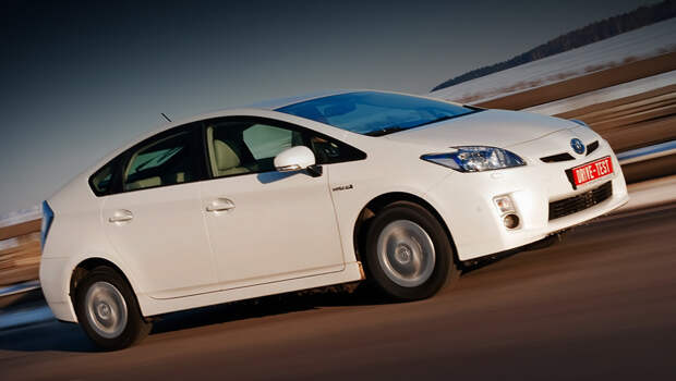 Toyota prius,Toyota prius v. В прошлый раз Приусы (226 штук) вызывались на ремонт в ноябре 2018-го из-за проблем с электропроводкой. В сумме тот отзыв коснулся 1,03 млн машин.