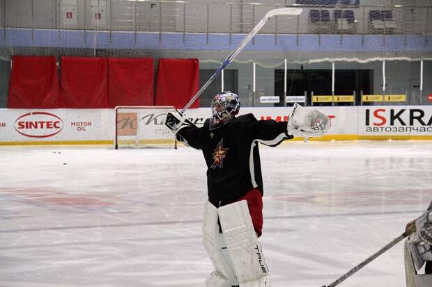 Хоккейная команда «Ижсталь» одержала третью победу подряд