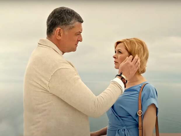 В фильме «Платье цвета моря». Кадр из фильма