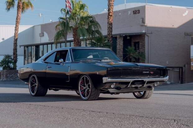Великолепный Dodge Charger 1968 года с современным двигателем HEMI и классической внешностью