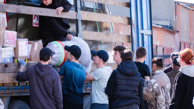 Максим Банных и фонд "За СВОих" отправили в зону СВО более 60 тонн гуманитарной помощи