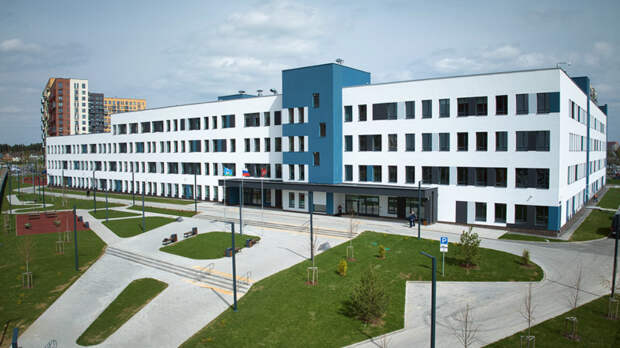 Второй этап модернизации школ начался в Москве: у учеников будут медиатеки, новые спортзалы и мягкая мебель для отдыха