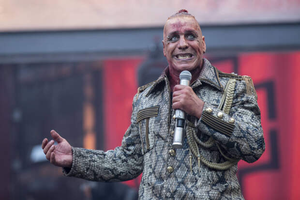 Суд взыскал с лидера группы Rammstein 67 миллионов рублей за отмену концерта в Твери