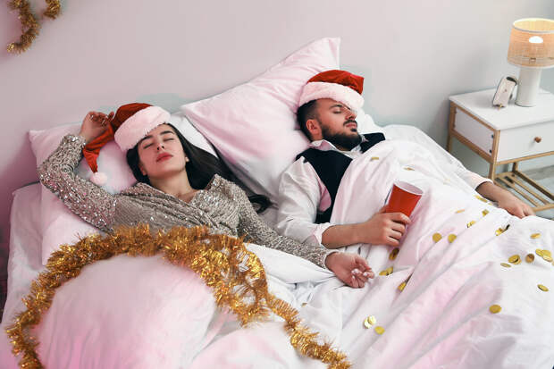 Врач объяснил причины проблем в постели после затяжных новогодних праздников