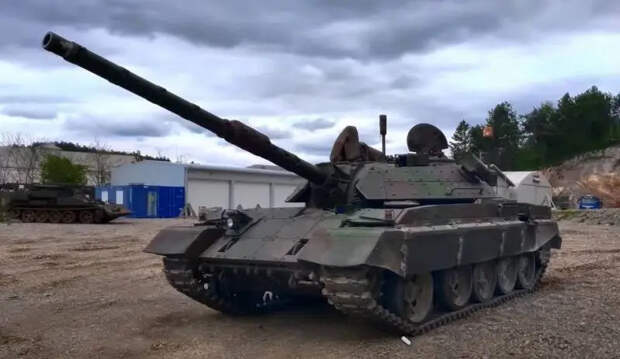 Поставленные Украине в 2022 году словенские танки Т-55S (M-55S) до сих пор не добрались до линии фронта