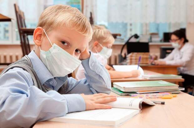 5 самых распространенных мифов о медицинских масках и как уберечь детей от опасности заражения