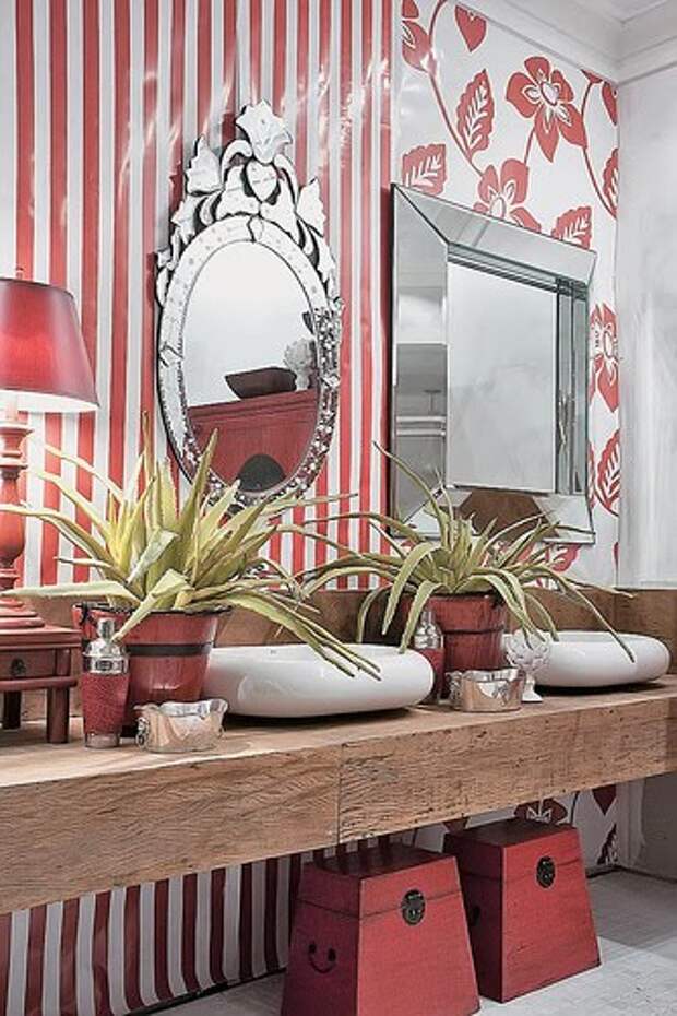 красный цвет в дизайне ванной комнаты, bathroom in red, red bathroom, красная ванная, фото красной ванной комнаты