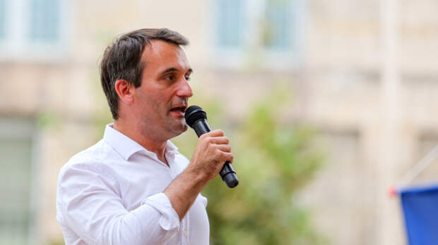 Филиппо обвинил ФРГ в военном безумии из-за ужесточения правил выезда для мужчин