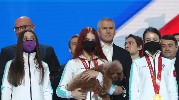 Возвращение и чествование олимпийцев, обращение Валиевой к тренерам и болельщикам: итоги 21 февраля