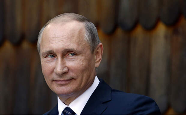 Крымчане с биноклями ждут Путина