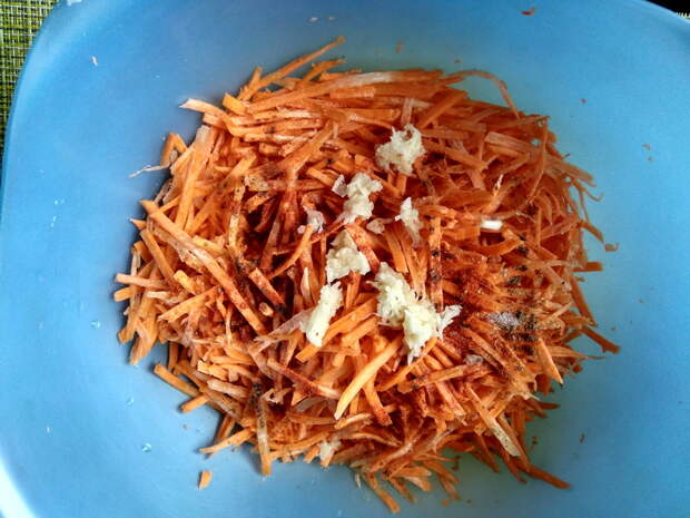 Часто готовлю постный «Морковный салат с картофелем и солёным огурцом», очень полюбился в моей семье