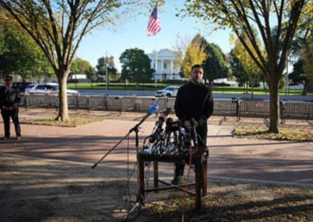 «Забыл, что в Соединённых Штатах». Зеленского выставили за пределы Белого дома для пресс-конференции