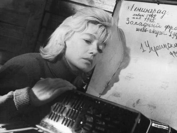 Кадр из фильма *Самый медленный поезд*, 1963 | Фото: kino-teatr.ru Кадр из фильма *Самый медленный поезд*, 1963 | Фото: kino-teatr.ru